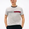Brodeerattu lippuraitainen logopaita Brodeerattu lippuraitainen logopaita