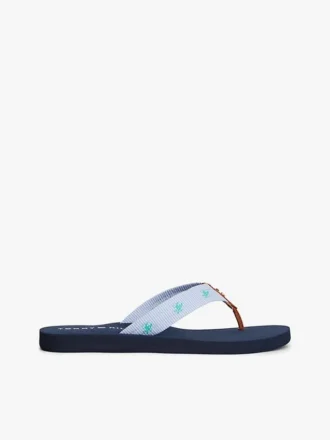 Brodeerattu monogrammikangas-flipflop