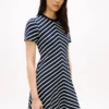 Chevron Stripe Interlock -mekko Chevron Stripe Interlock -mekko