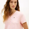 Henley-paita ja shortsit -yöasusetti Henley-paita ja shortsit -yöasusetti