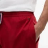 Hilfiger-logolla varustetut vetoketjulliset yöshortsit Hilfiger-logolla varustetut vetoketjulliset yöshortsit