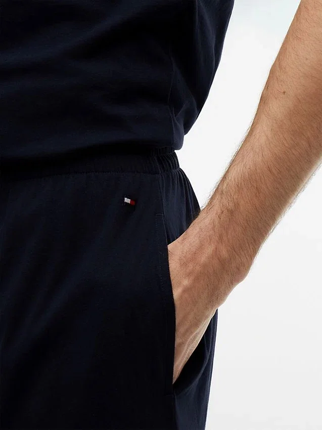 Hilfiger-logolla varustetut vetoketjulliset yöshortsit Hilfiger-logolla varustetut vetoketjulliset yöshortsit