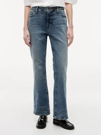 Keskikorkeat joustavat bootcut-farkut