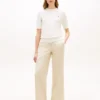 Kevyet twill-housut suorilla lahkeilla Kevyet twill-housut suorilla lahkeilla
