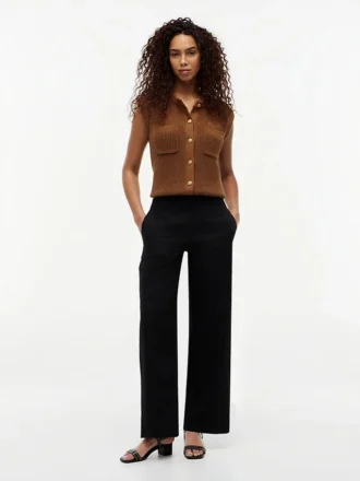 Kevyet twill-housut suorilla lahkeilla Kevyet twill-housut suorilla lahkeilla