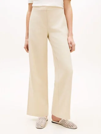 Kevyet twill-housut suorilla lahkeilla Kevyet twill-housut suorilla lahkeilla
