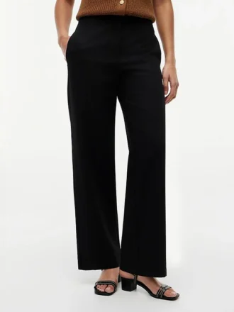 Kevyet twill-housut suorilla lahkeilla Kevyet twill-housut suorilla lahkeilla