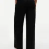 Kevyet twill-housut suorilla lahkeilla Kevyet twill-housut suorilla lahkeilla