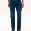 Kevyt joustava slim-fit-farkku Kevyt joustava slim-fit-farkku