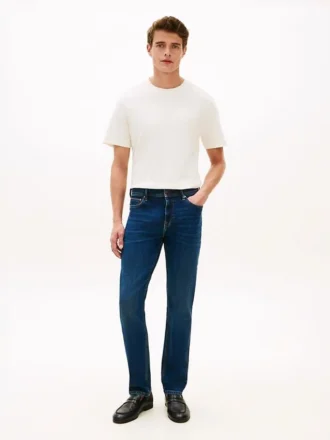 Kevyt joustava slim-fit-farkku