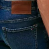 Kevyt joustava slim-fit-farkku Kevyt joustava slim-fit-farkku
