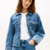 Kiristetty haalistunut denimtakki Kiristetty haalistunut denimtakki