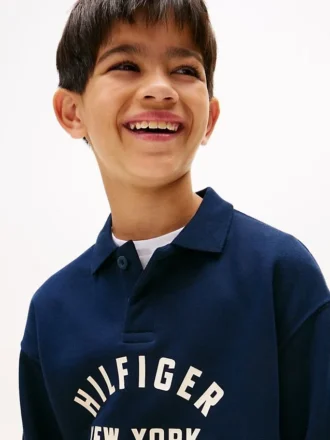 Lasten kaareva Hilfiger-grafiikkapaita