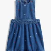 Lasten kukkakuvioinen denim-mekko Lasten kukkakuvioinen denim-mekko