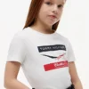 Lasten Tommy x Cadillac F1® Team Chevron -T-paita Lasten Tommy x Cadillac F1® Team Chevron -T-paita