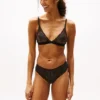 Pitsiset brasilialaiset bikinipikkuhousut Pitsiset brasilialaiset bikinipikkuhousut