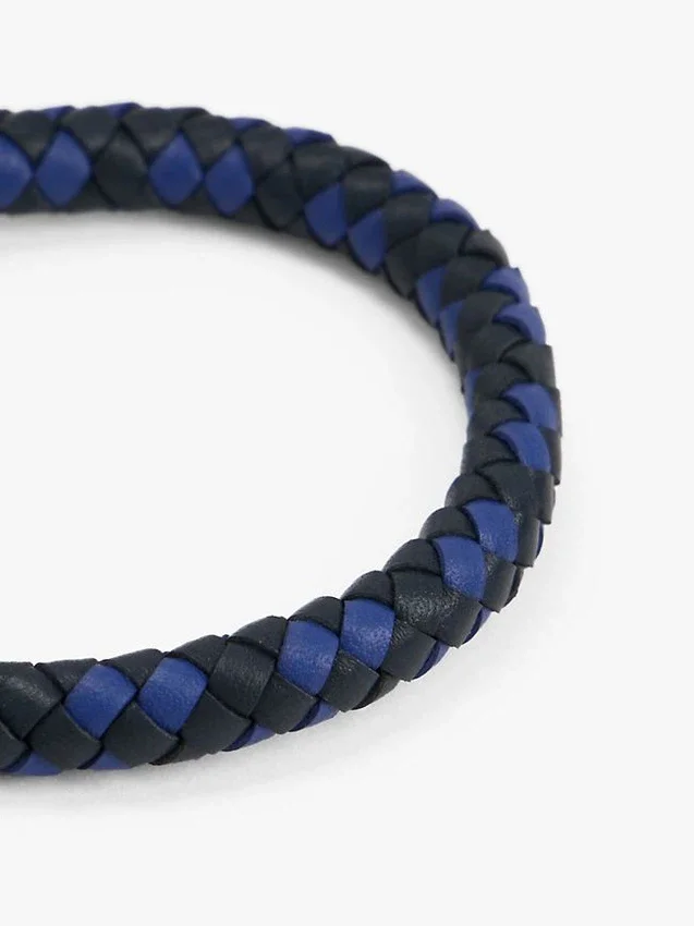 Punottu nahkarannekoru Punottu nahkarannekoru