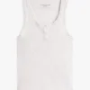 Racerback-toppi ja shortsit Racerback-toppi ja shortsit