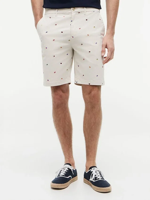 Regular Fit 9″ Sailing Flag Print Shortsit Regular Fit 9″ Sailing Flag Print Shortsit