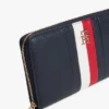 Signature Stripe Zip -lompakko Signature Stripe Zip -lompakko