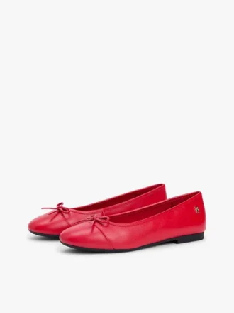 Sileä nahkainen ballerina