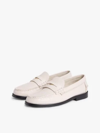 Sileä nahkainen penny-loafer