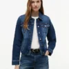 Slim Fit -mallinen tumma pesu stretch-denimtakki Slim Fit -mallinen tumma pesu stretch-denimtakki