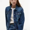 Slim Fit -mallinen tumma pesu stretch-denimtakki Slim Fit -mallinen tumma pesu stretch-denimtakki