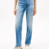 Tommy Jeans -farkut, napitus, suorat