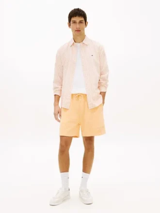 Tommy Jeans -vaatevärjätyt rantashortsit