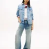 Tommy Jeansin kulunut denimtakki Tommy Jeansin kulunut denimtakki