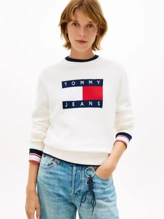 Tommy Jeansin lippulogolla koristeltu neule