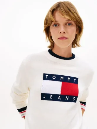 Tommy Jeansin lippulogolla koristeltu neule