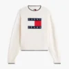 Tommy Jeansin lippulogolla koristeltu neule Tommy Jeansin lippulogolla koristeltu neule