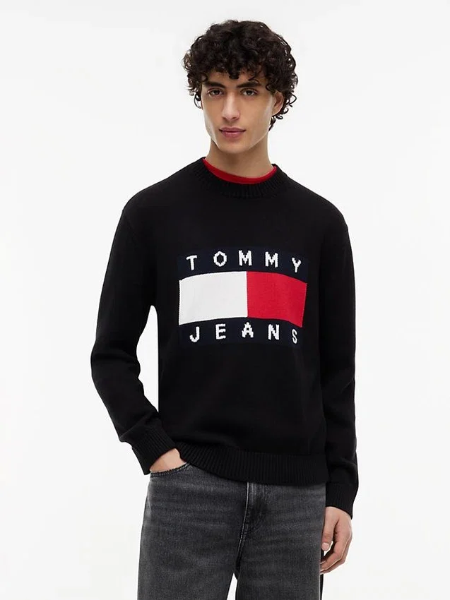 Tommy Jeansin lippulogolla varustettu pyöreäkaulainen villapaita Tommy Jeansin lippulogolla varustettu pyöreäkaulainen villapaita