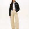Tommy Jeansin lyhyt denim-vetoketjujakku Tommy Jeansin lyhyt denim-vetoketjujakku