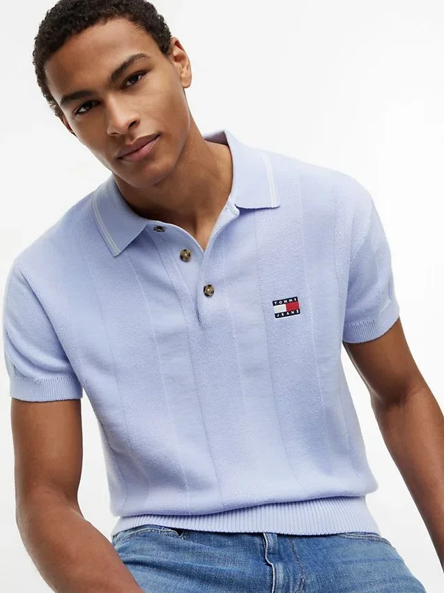 Tommy Jeansin lyhythihainen neulepolo Tommy Jeansin lyhythihainen neulepolo