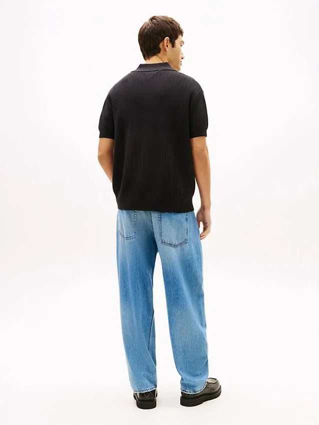 Tommy Jeansin lyhythihainen neulepolo Tommy Jeansin lyhythihainen neulepolo