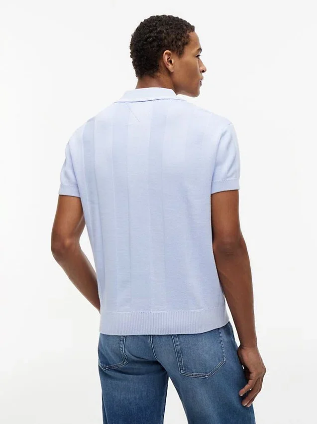 Tommy Jeansin lyhythihainen neulepolo Tommy Jeansin lyhythihainen neulepolo