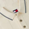 Tommy Jeansin lyhythihainen neulepolo Tommy Jeansin lyhythihainen neulepolo