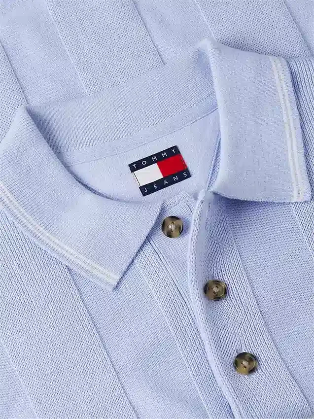 Tommy Jeansin lyhythihainen neulepolo Tommy Jeansin lyhythihainen neulepolo
