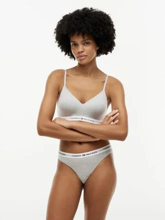 Tommy-logolla varustettu string-pakkaus (3 kpl) Tommy-logolla varustettu string-pakkaus (3 kpl)