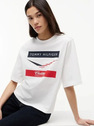 Tommy x Cadillac F1® Team Boxy Chevron T-paita