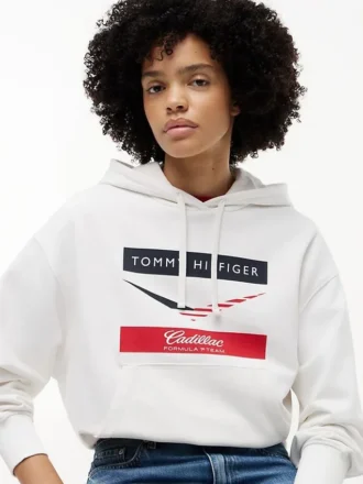 Tommy x Cadillac F1® Team Chevron -huppari