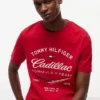 Tommy x Cadillac F1® Team Retro Chevron -T-paita Tommy x Cadillac F1® Team Retro Chevron -T-paita