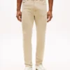 Värjätty slim-fit-farkku Värjätty slim-fit-farkku