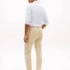 Värjätty slim-fit-farkku Värjätty slim-fit-farkku