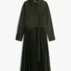 Vyötäröinen pliseerattu twill-paita-mekko Vyötäröinen pliseerattu twill-paita-mekko