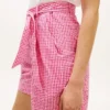Vyötäröiset gingham-seersucker-shortsit Vyötäröiset gingham-seersucker-shortsit