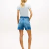 Vyötäröiset korkeavyötäröiset denimshortsit Vyötäröiset korkeavyötäröiset denimshortsit